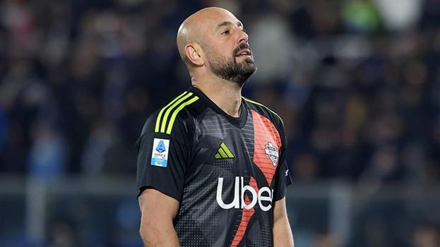 Legendary goalkeeper Pepe Reina announces retirement