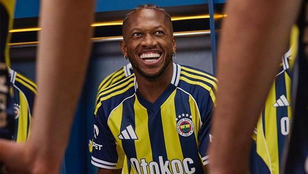 Fenerbahçe yeni sezonun formalarını tanıttı