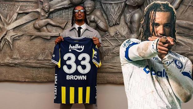 ÖZEL | Archie Brown: 'Futbol oynadığım çocukların hepsi hapse girdi! Neyse ki ben beladan uzak durdum...' İngiltere'de bir maçta Bukayo Saka'nın hayallerini yıkan çocuk, AC Milan'ın özel jetini geri çevirdi ve şimdi hayali olan Şampiyonlar Ligi'nde oynamak için hayranı olduğu Jose Mourinho'nun takımı Fenerbahçe'de geleceğe göz kırpıyor...