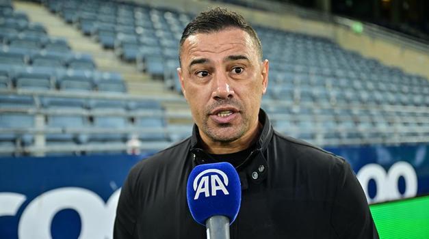 Başakşehir Teknik Direktörü Çağdaş Atan: Bugünün kilit kelimesi cesaretti