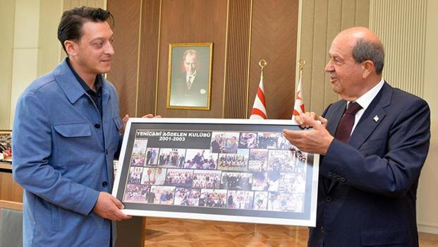 Mesut Özil'den FIFA ve UEFA'ya KKTC çağrısı: KKTC'li sporculara uygulanan ambargo kalkmalı