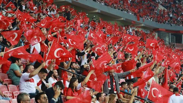 TFF'den anlamlı hareket: Tribün geliri Gazze'ye bağışlanacak
