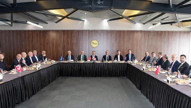 Zorlu maç öncesi Türkiye ve Gürcistan yetkilileri yemekte bir araya geldi