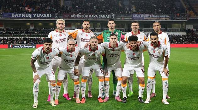 Galatasaray'da Okan Buruk'tan 6 değişiklik