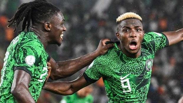 'Buraya gel mutlu ol!' Osimhen'den vatandaşı Lookman'a Galatasaray çağrısı