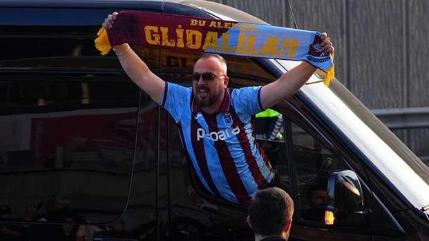 Trabzonspor taraftarları Galatasaray maçı için RAMS Park'a geldi