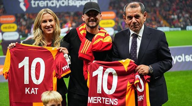 Dries Mertens ve ailesi, RAMS Park’ta