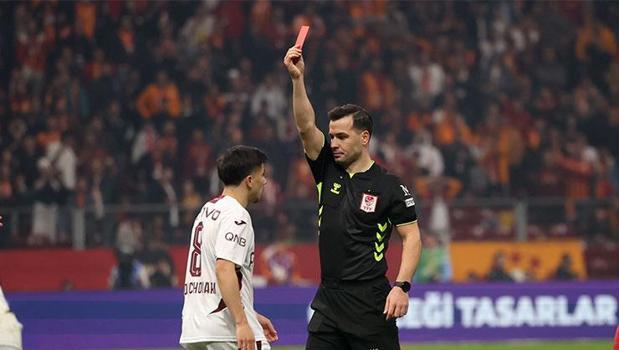 Yıldız oyuncu kırmızı kart gördü! Trabzonspor 10 kişi kaldı