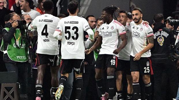 El Bilal Toure golünü attı derbi tarihine geçti! Malili yıldız fotoğraf çektirdi....