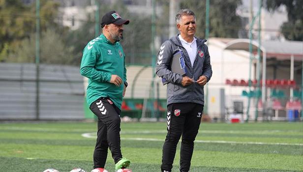 Karşıyaka suni çim için önlem aldı