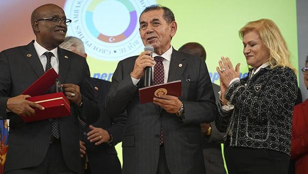 Galatasaray Başkanı Dursun Özbek: 'Giderek bütün Türkiye Galatasaraylı oluyor!'