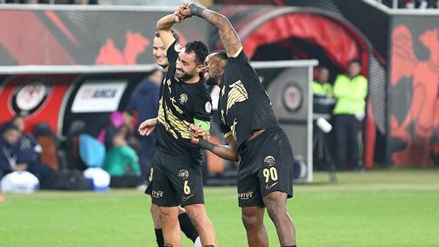 Çorum kritik maçta 3 puanı 3 golle aldı... Çorum FK - Iğdır FK maç sonucu 3-1