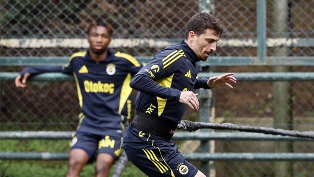 Fenerbahçe günü çift antrenmanla tamamladı