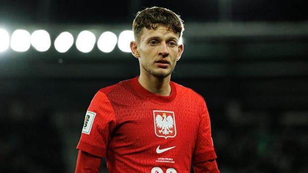 Fenerbahçe'ye Sebastian Szymanski'den kötü haber: Milli maçta sakatlandı, oyuna devam edemedi