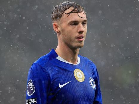 Cole Palmer got injured again: “He slammed his foot in the door.”