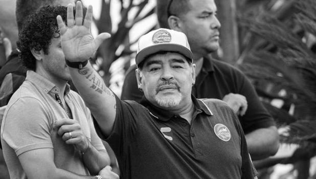 Maradona ölüm yıl dönümünde anılıyor