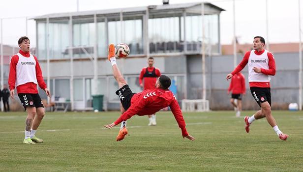 Sivasspor Boluspor maçına hazırlanıyor