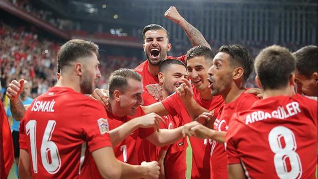 Milli futbolcu ezeli rakip yolunda! Başkanlar transfer görüşmesi için randevulaştı