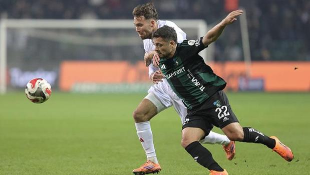 Kocaelispor evinde galibiyet aldı! Kocaelispor - Antalyaspor maçı sonucu 2-1