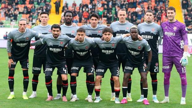 Son dakika | Teknik ekip görevi bıraktı! Süper Lig ekibi resmen açıklandı