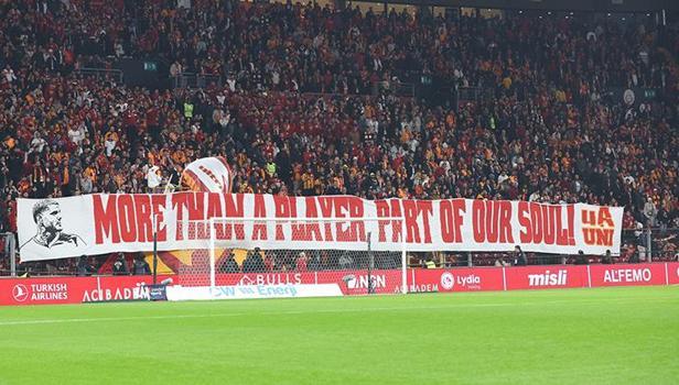 Galatasaray'da ayrılık açıklaması yapan Icardi'ye taraftardan mesaj!