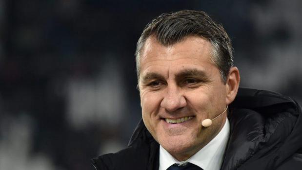 Vieri'nin favorisi Napoli! Pio Esposito karşılaştırmasına da karşı çıktı