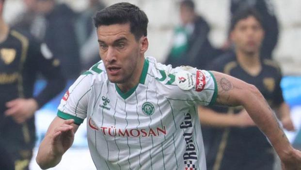 Umut Nayir transfere 'evet' dedi, tecrübeli golcü adım adım imzaya...