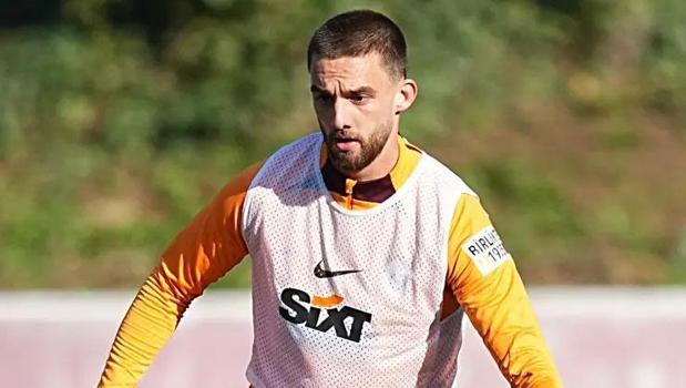 Galatasaray'dan ayrılmak istiyordu! 7 talip çıktı | Yönetimin kararını bekliyor