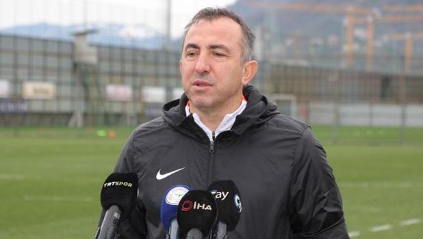 Rizespor Teknik Direktörü Recep Uçar'dan transfer açıklaması