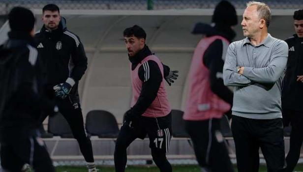 Son dakika! Beşiktaş'tan ayrılık açıklaması! 2 futbolcu ile fesih görüşmesi