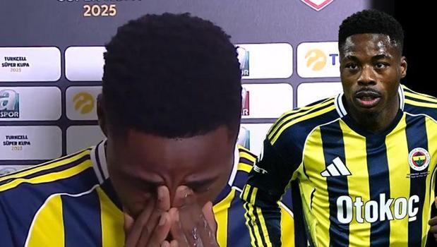Fenerbahçe'nin yeni yıldızı Anthony Musaba duygusal anlar yaşadı! Maç sonu gözyaşlarını tutamadı