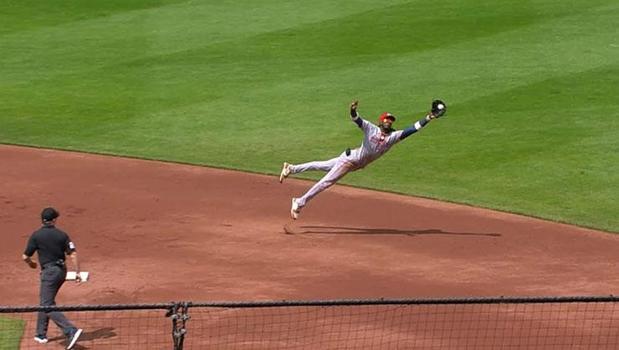 How to Catch in Baseball: Rules and What Happens When You Catch the Ball