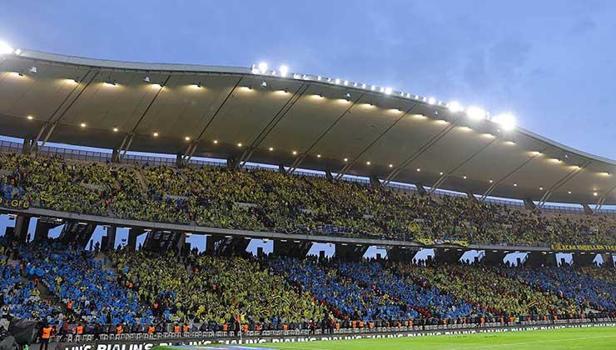 Fenerbahçeli taraftara dağıtılan yağmurlukların fiyatı belli oldu