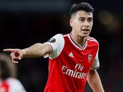 Martinelli’s Hat-Trick Propels Arsenal Into FA Cup Fifth Round; United Exit in Shock