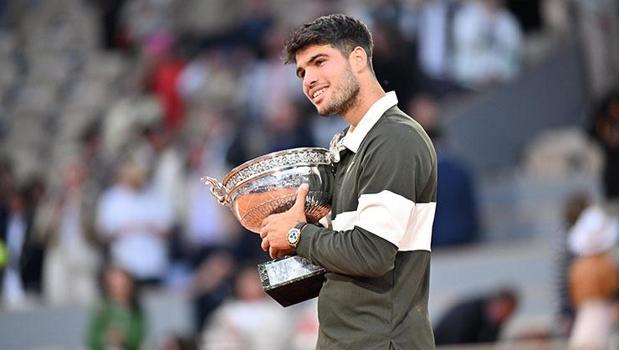 Chasing History in Melbourne: Alcaraz Eyes Career Grand Slam After Coaching Shake-up