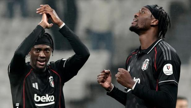 Beşiktaşlı Abraham'da son dakika! İstanbul'a geldiler, canlı takip ettiler