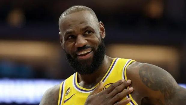 End of an Era: LeBron James Omitted from NBA All-Star Starting Lineup