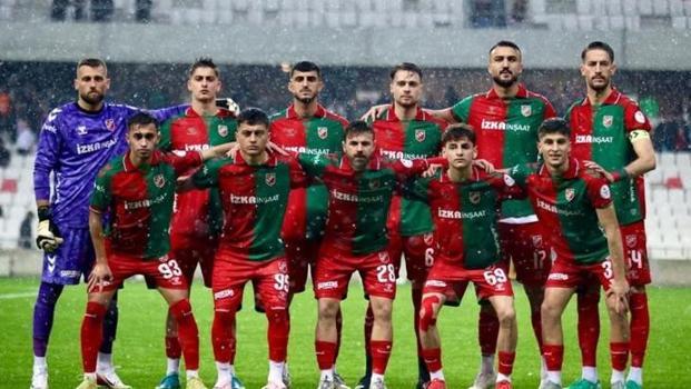 Karşıyaka'nın evinde bileği bükülmüyor