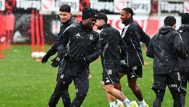 Beşiktaş, Göztepe'ye bileniyor