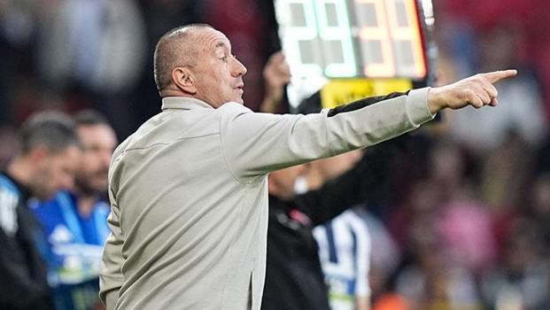 'Galatasaray'a avantaj sağlandı!' Stoilov'dan erteleme tepkisi