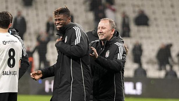 Agbadou'da son dakika! Antalya maçında yedek bırakmıştı