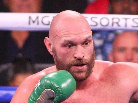 Tyson Fury Outclasses Makhmudov to Reclaim Momentum for Joshua Clash