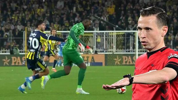 Fenerbahçe-Rizespor maçında çok tartışılan pozisyon! Trio yorumladı: 'Net kırmızı kart! Bitti!'