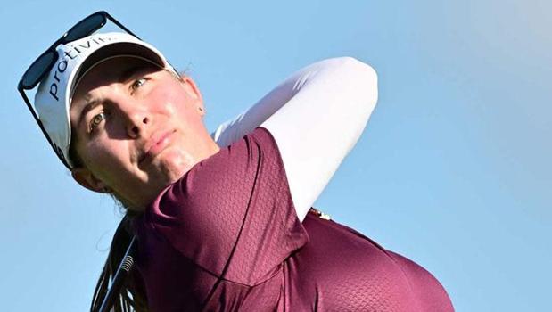 Jeeno Thitikul Grabs Three-Shot Lead Amid Windy Conditions at Mizuho