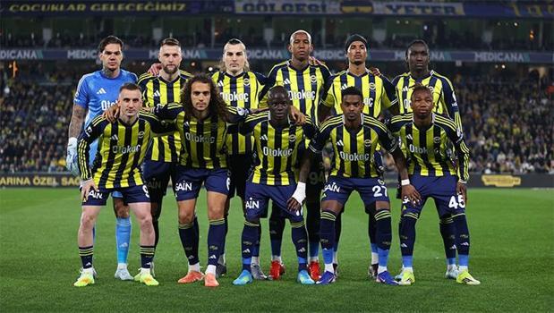 Fenerbahçe bir kez daha sil baştan! Geldiği gibi gidiyor: 10 ismin bileti kesildi