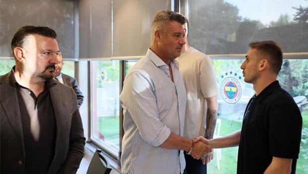 Fenerbahçe Başkanı Sadettin Saran, futbolcularla bir araya geldi