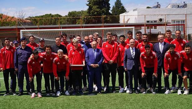 Ayvalıkgücü'ne final öncesi moral ziyareti