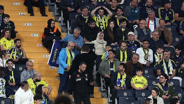 Kadıköy'de Fenerbahçeli oyunculara şok protesto!