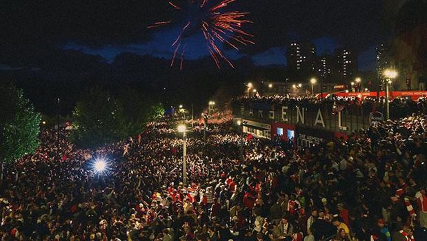 Arsenal Supporters Celebrate Long-Awaited Premier League Title After Two Decades of Disappointment