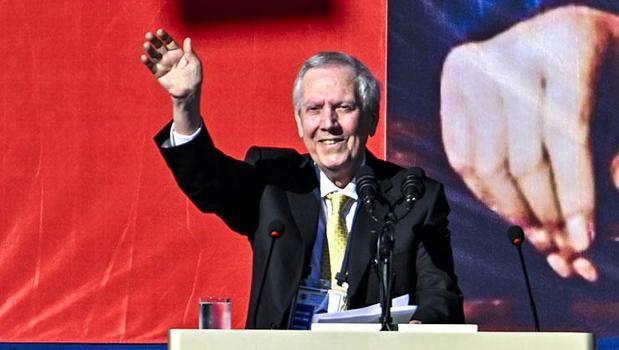 Bakan Bak Aziz Yıldırım'ı tebrik etti